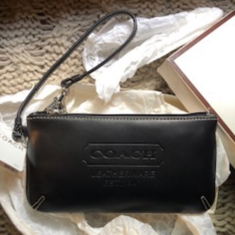 *HOST PICK* Coach Leather Logo Wristlet *NEW*
